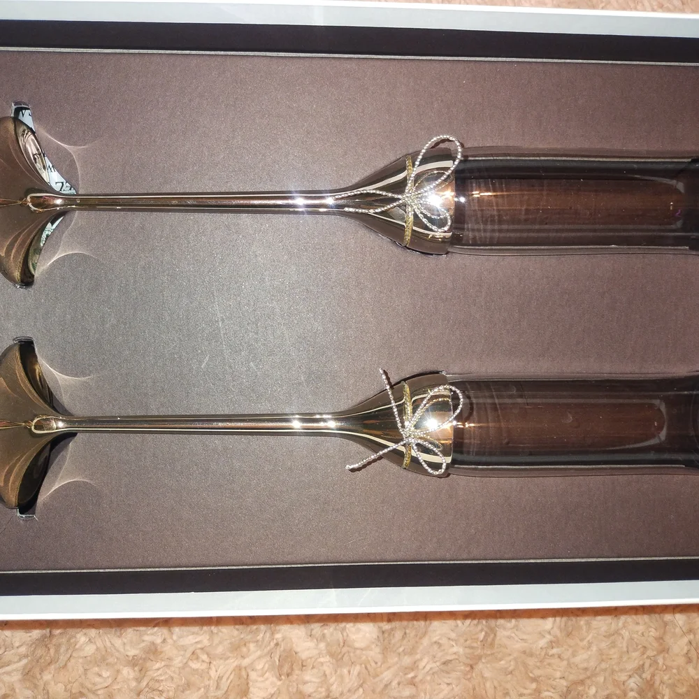 Vera Wang Cream and Black Logo Stationery - Picture 4 of 6